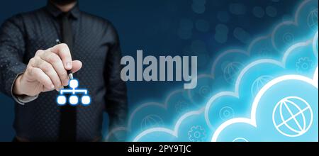 Uomo d'affari in uniforme da ufficio con penna che scrive sullo schermo presentando la tecnologia futuristica. Tecnico di laboratorio che utilizza Stylus prendendo appunti che mostrano l'automazione moderna. Foto Stock