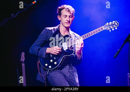 Milano, Italia. 23rd Apr, 2023. Buck Meeke of Big Thief suona dal vivo ad Alcatraz il 23 aprile 2023 a Milano (Foto di Alessandro Bremec/NurPhoto) Credit: NurPhoto SRL/Alamy Live News Foto Stock