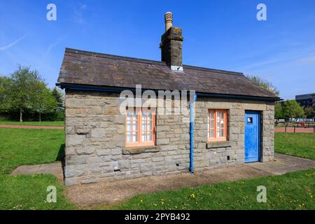 Restaurato Lock Keepers Cottage, Cardiff Bay, Galles, Regno Unito Foto Stock