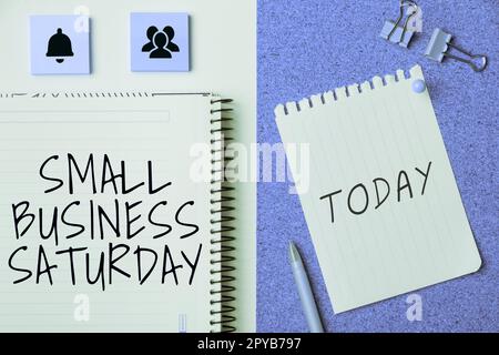 Didascalia di testo con presentazione di Small Business Saturday. Parola per la festa americana di shopping tenuta durante il sabato Foto Stock