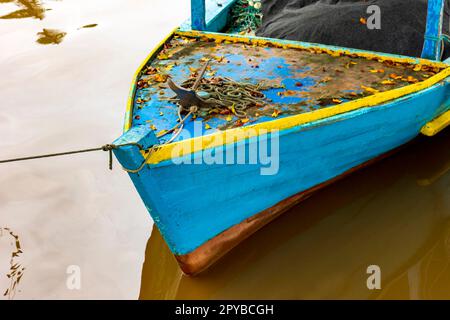 Vecchio peschereccio rustico in legno Foto Stock