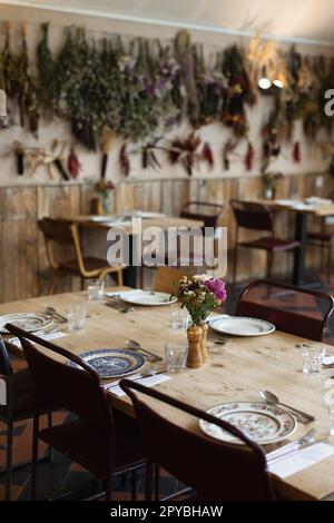 The Riverford Field Kitchen il 27th ottobre 2022 a Wash Farm, Buckfastleigh, Devon, Inghilterra. Credit: Notizie SMP Foto Stock