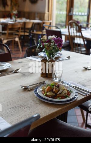 The Riverford Field Kitchen il 27th ottobre 2022 a Wash Farm, Buckfastleigh, Devon, Inghilterra. Credit: Notizie SMP Foto Stock