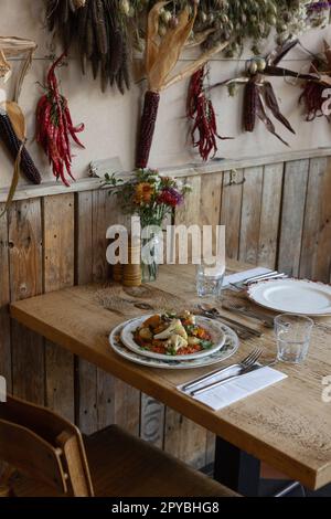 The Riverford Field Kitchen il 27th ottobre 2022 a Wash Farm, Buckfastleigh, Devon, Inghilterra. Credit: Notizie SMP Foto Stock