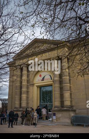 Ingresso al Musée de l'Orangerie in primavera. Parigi, Francia. Marzo 25, 2023. Foto Stock