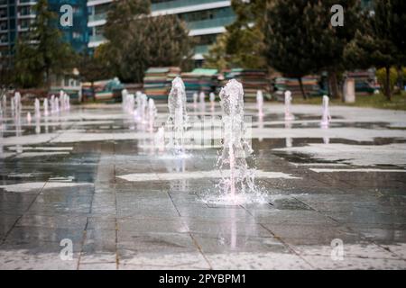 Belle fontane nel parco della città di Batumi. Georgia Foto Stock