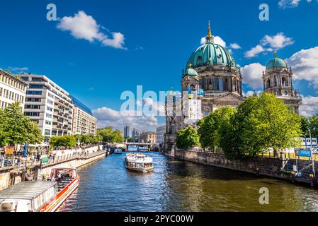 Il Duomo di Berlino è una famosa cattedrale storica in Germania Foto Stock