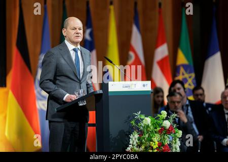 Berlino, Germania. 03rd maggio, 2023. OLAF Scholz (DOCUP), Cancelliere federale, ha fotografato nel quadro del dialogo sul clima di Petersberg presso l'Ufficio federale degli affari esteri di Berlino, 3 maggio 2023. Credit: dpa/Alamy Live News Foto Stock