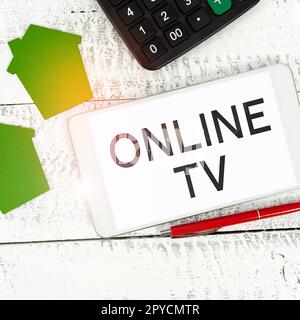 Didascalia di testo che presenta Online TV. Business Concept una produzione televisiva trasmessa in tempo reale quando gli eventi accadono Foto Stock