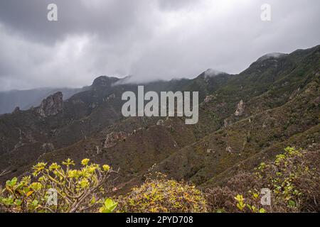 Vista sulle montagne dell'Anaga, Tenerife Foto Stock