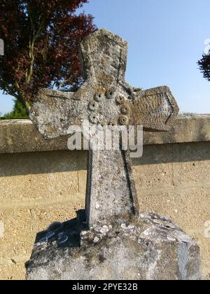 Une croix ancienne en pierre, Francia Foto Stock