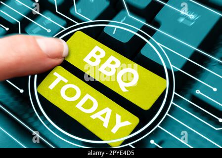 Didascalia di testo con BBQ. Idea di affari fatta solitamente all'aperto fumando carne sopra legno o carbone Foto Stock