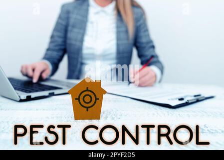 Didascalia testo che presenta Pest Control. Foto concettuale che uccide insetti distruttivi che attacca raccolti e bestiame Foto Stock