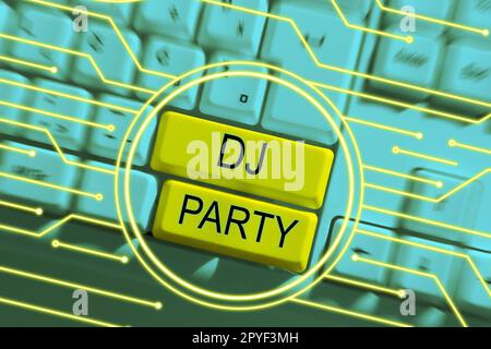 Scrittura visualizzazione testo DJ Party. Parola scritta su persona che introduce e riproduce musica popolare registrata alla radio Foto Stock