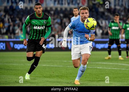 Roma, Italia. 03rd maggio, 2023. Ruan Tressoldi di US Sassuolo e Ciro immobile di SS Lazio durante la Serie Una partita di calcio tra SS Lazio e US Sassuolo allo stadio Olimpico di Roma, 3rd maggio 2023. Credit: Insidefoto di andrea staccioli/Alamy Live News Foto Stock