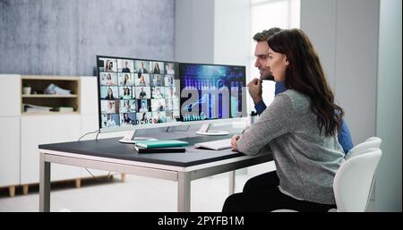 Visione di Online Video Conference Meeting Foto Stock