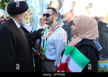 Sayyidah Zaynab, Damasco, Siria. 3rd maggio, 2023. Il Presidente iraniano EBRAHIM RAISI partecipa alla Moschea di Sayyidah Zaynab a Damasco il 3 maggio 2023. Il presidente iraniano in visita ha salutato al-Assad per aver superato le sanzioni e per aver ottenuto la ''vittoria'' nella guerra civile del paese durata 12 anni, in cui Teheran è stato un alleato significativo. (Credit Image: © Iranian Presidency via ZUMA Press Wire) SOLO PER USO EDITORIALE! Non per USO commerciale! Foto Stock