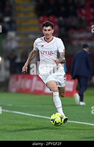 Monza, Italia, 03/05/2023, Ibanez Roger di AS Roma durante la Serie Italiana Una partita di calcio tra AC Monza e AS Roma il 3 maggio 2023 allo stadio U-Power di Monza, Italia. Foto Tiziano Ballabio Foto Stock