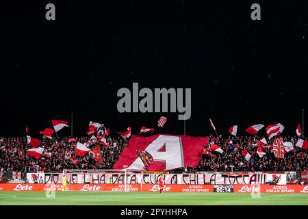 Monza, Italia. 03rd maggio, 2023. Coreografia dei tifosi dell'AC Monza della curva Davide Pieri durante il campionato italiano Serie Una partita di calcio tra l'AC Monza e L'AS Roma il 3 maggio 2023 all'U-Power Stadium di Monza - Foto Morgese-Rossini/DPPI Credit: DPPI Media/Alamy Live News Foto Stock