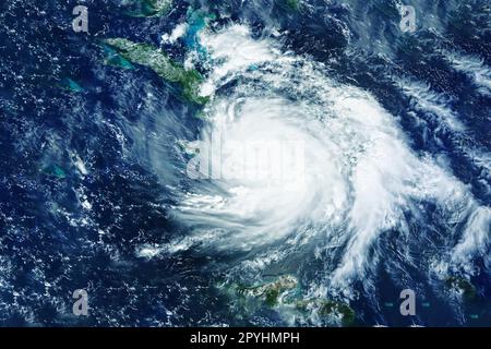 Un uragano dallo spazio esterno, un ciclone atmosferico. Elementi di questa immagine fornito NASA. Foto di alta qualità Foto Stock