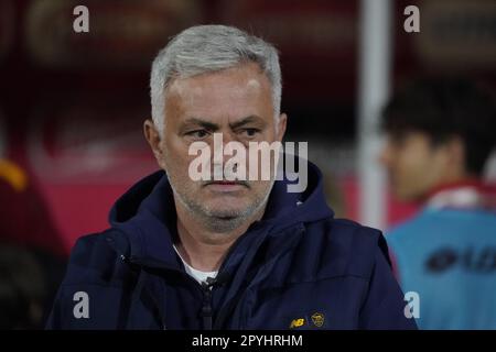 Monza, Italia. 04th maggio, 2023. Jose Mourinho (AS Roma) durante il campionato italiano Serie Una partita di calcio tra AC Monza e AS Roma il 4 maggio 2023 allo stadio U-Power di Monza - Foto Alessio Morgese / e-Mage Credit: Alessio Morgese/Alamy Live News Foto Stock