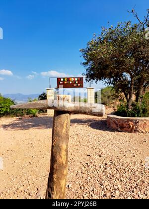 Tequisquiapan, Queretaro, Messico - Febbraio 12 2023 la miniera El Redentor per l'estrazione di pietre opali, una delle forti attrazioni del Messico Foto Stock