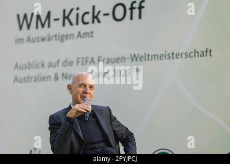 Berlino, Germania. 03rd maggio, 2023. Bernd Neuendorf, presidente del DFB, ha preso il via alla Coppa del mondo all'Ufficio federale degli esteri di Berlino, 3 maggio 2023. Credit: dpa/Alamy Live News Foto Stock