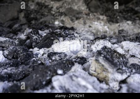 Grumi di carbone spento Foto Stock