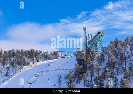 Paesaggio con neve in inverno a Ruka, Finlandia Foto Stock