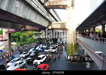 Trafficata Rama i Road nel centro di Bangkok, Thailandia. Foto Stock