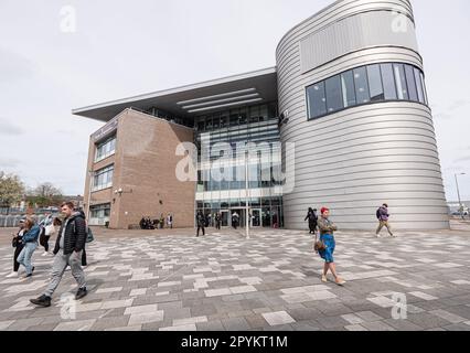 Clarendon Sesta forma College. Camp Street, Ashton-under-Lyne nel quartiere metropolitano di Tameside. Immagine: garyrobertsphotography.com Foto Stock