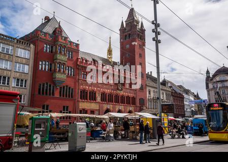 Municipio o Rathaus presso la piazza del mercato di Basilea, nel centro storico, in Svizzera Foto Stock