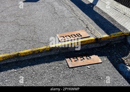 Rasner Brücken, Straßenbelag, Asphalt, Beton, Rusel, Schotter, unfegt, Anforderungen, Wechsel, 1847, 1938, 2008, Belag, Arte, Dicke, Tafel, Jahres Foto Stock