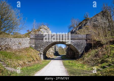L'ultimo ponte sul Monsal Trail a Wyedale, Derbyshire, Inghilterra Foto Stock