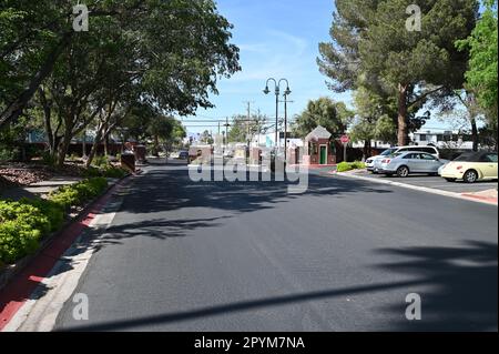 Un'ampia strada in una tenuta di lusso a Las Vegas. Foto Stock