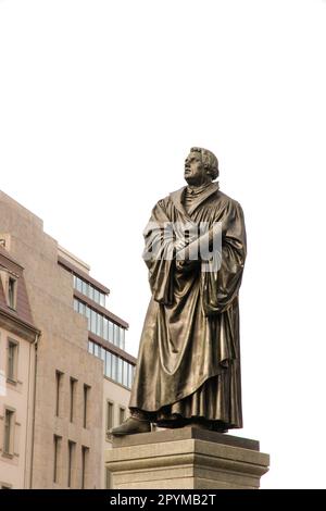 Statua del Bronce di Martin Lutero a Dresda, costruita da Adolf von Donndorf nel 1885 Foto Stock