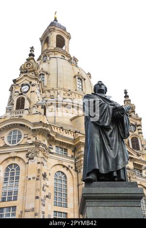 Statua del Bronce di Martin Lutero a Dresda, costruita da Adolf von Donndorf nel 1885 Foto Stock