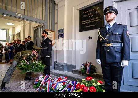 Praga, Repubblica Ceca. 04th maggio, 2023. Cerimonia per commemorare il 78th° anniversario della rivolta di Praga, fuori dalla prigione di Pankrac a Praga, Repubblica Ceca, 4 maggio 2023. Credit: Roman Vondrous/CTK Photo/Alamy Live News Foto Stock