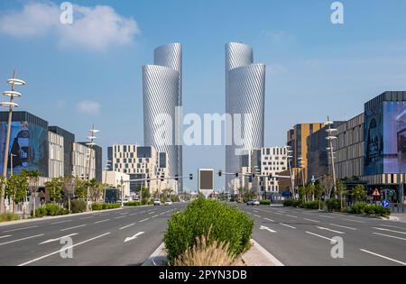 Lusail Boulevard con le Lusail Plaza Towers, Doha, Qatar Foto Stock