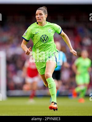 VFL Wolfsburg's Dominique Janssen durante la partita di seconda gamba della UEFA Women's Champions League, in semifinale, presso l'Emirates Stadium, Londra. Data immagine: Lunedì 1 maggio 2023. Foto Stock