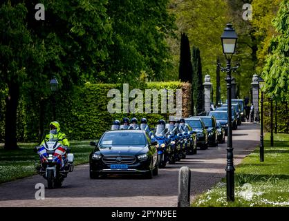 L'Aia, Niederlande. 04th maggio, 2023. Re Willem-Alexander dei Paesi Bassi a Palace Huis ten Bosch a l'Aia, il 04 maggio 2023, per ricevere in udienza Volodymyr Zelensky, il Presidente dell'Ucraina Credit: Rota Remko de Waal/ Albert Nieboer/Netherlands OUT/Point de Vue OUT/dpa/Alamy Live News Foto Stock