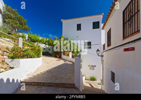 Villaggio bianco Casares in Andalusia, Costa del Sol, Spagna Foto Stock