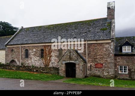 Chiesa di San Davide, Llanthony, grado i elencati chiesa del 12th ° secolo nel Brecon Beacons, Galles del Sud, Regno Unito Foto Stock