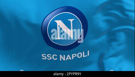 Bandiera di volo con logo della squadra di calcio Napoli, primo piano.  Movimento. Emblema astratto FC su una bandiera in blu. Solo per uso  editoriale Foto stock - Alamy