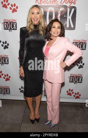 Lara Trump e il giudice Jeanine Pirro frequentano i cocktail Rescue Dogs Rock NYC per Canines a Versa a New York, NY il 2 maggio 2023 (Photo by David Warren /Sipa? USA) Credit: Sipa USA/Alamy Live News Foto Stock