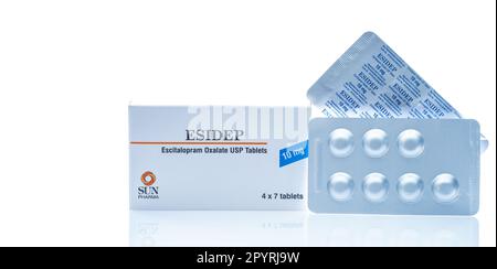 CHONBURI, THAILANDIA-18 FEBBRAIO 2023: Esidep compressa in blister. Escitalopram pillole per trattare il disturbo depressivo maggiore, ansia generalizzata Foto Stock