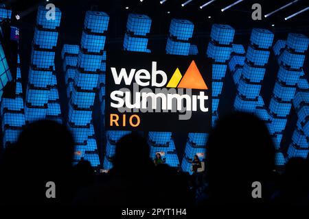 Rio de Janeiro, Brasile. 4th maggio, 2023. I partecipanti ascoltano i relatori durante il 2023 Web Summit di Rio de Janeiro, in Brasile, il 4 maggio 2023. Il Web Summit Rio del 2023 si è concluso giovedì. Credit: Wang Tiancong/Xinhua/Alamy Live News Foto Stock