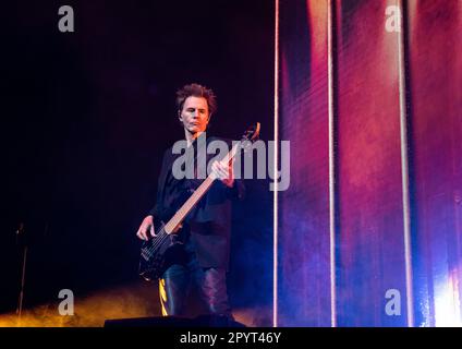 Leeds, Regno Unito. 4th maggio, 2023. John Taylor, bassista della band britannica Duran Duran, suona dal vivo alla Leeds Arena. Picture Credit: ernesto rogata/Alamy Live News Foto Stock