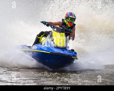 Moto d'acqua nel turno 1 del Campionato JSRA UK nel giugno 2021 all'Avos Watersports Den, Preston, Lancashire. Foto Stock