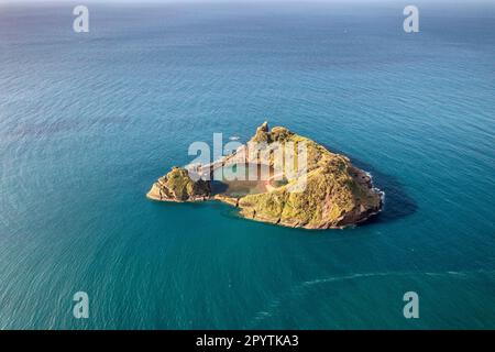 Portogallo, Azzorre, Isola di Sao Miguel, Vila Franca do campo. Ilhéu de Vila Franca. Antenna. Foto Stock